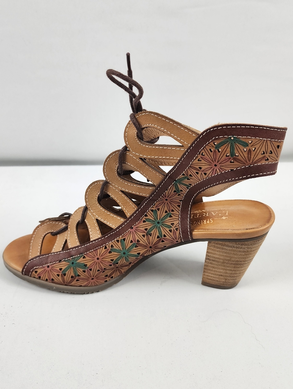 L'Artiste by Spring Step Laure Sandals Womens 41 Laser Cut Floral Block Heel